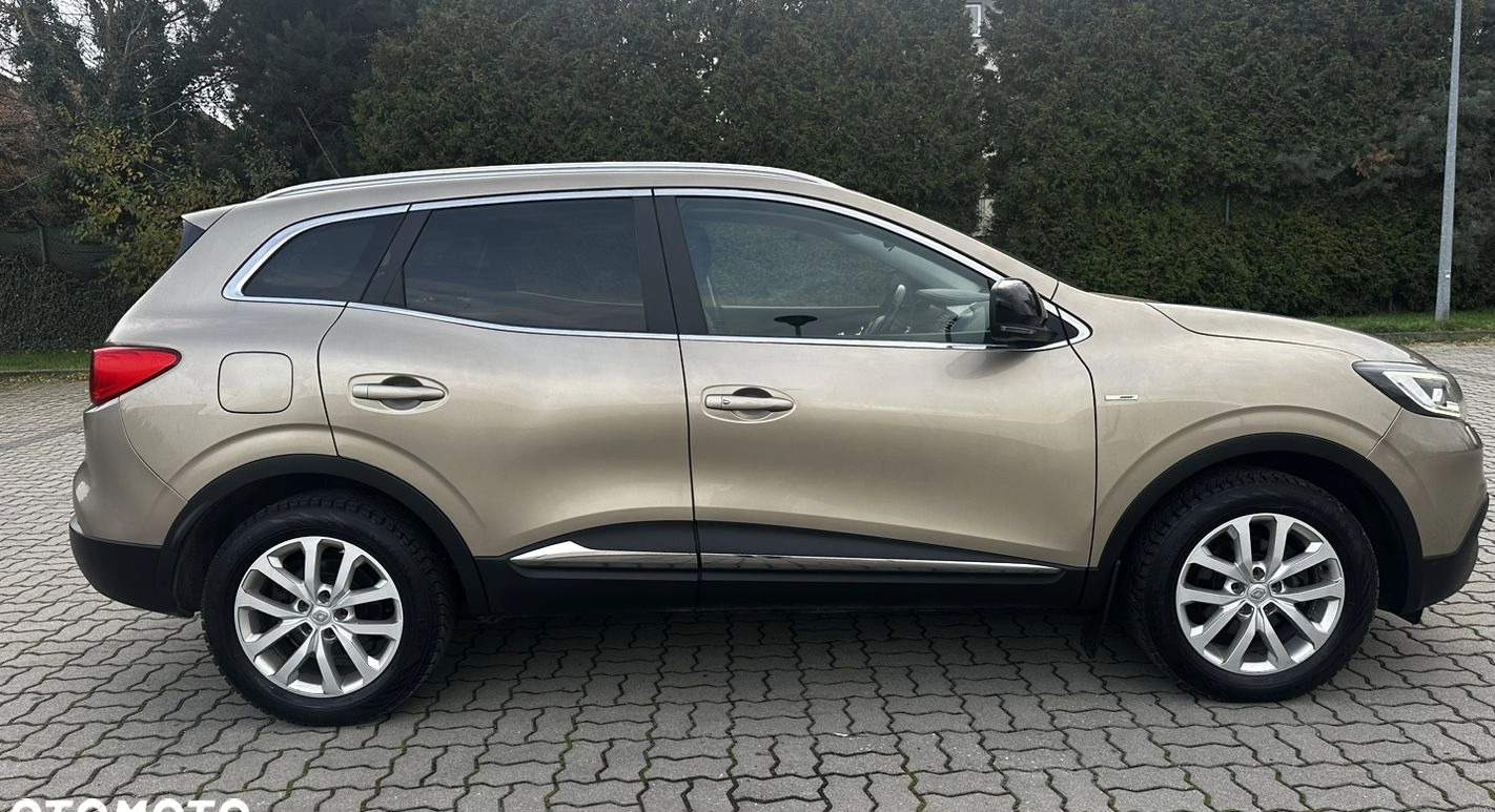 Renault Kadjar cena 59989 przebieg: 137070, rok produkcji 2016 z Piaseczno małe 781